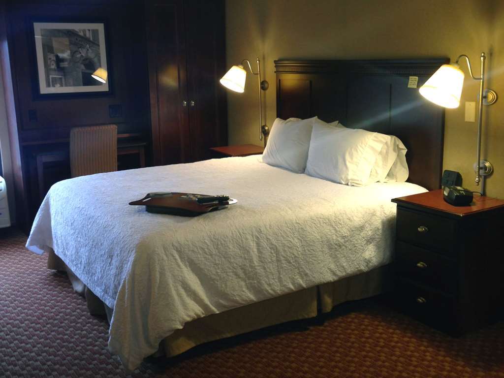 Hampton Inn Fall River/Westport North Westport Room photo